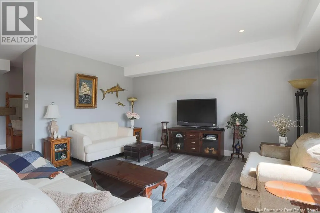79 Mapleview Unit# 206
