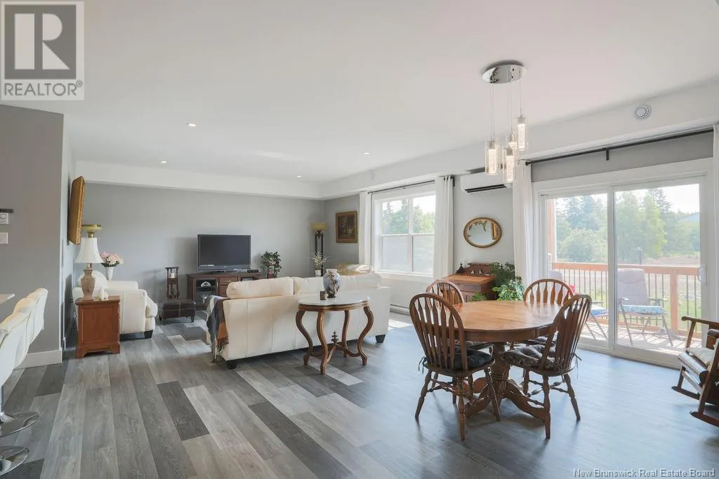 79 Mapleview Unit# 206