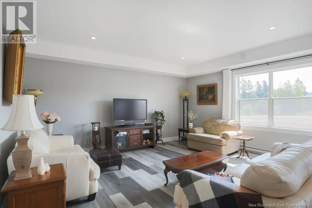 79 Mapleview Unit# 206
