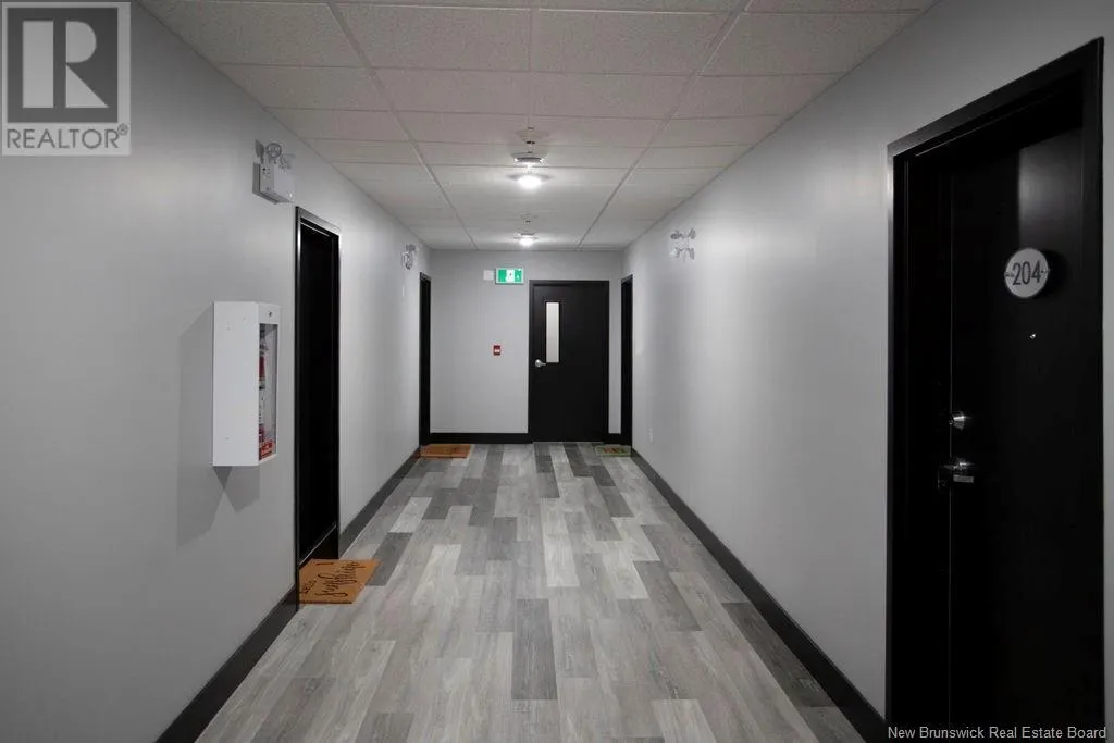 79 Mapleview Unit# 206