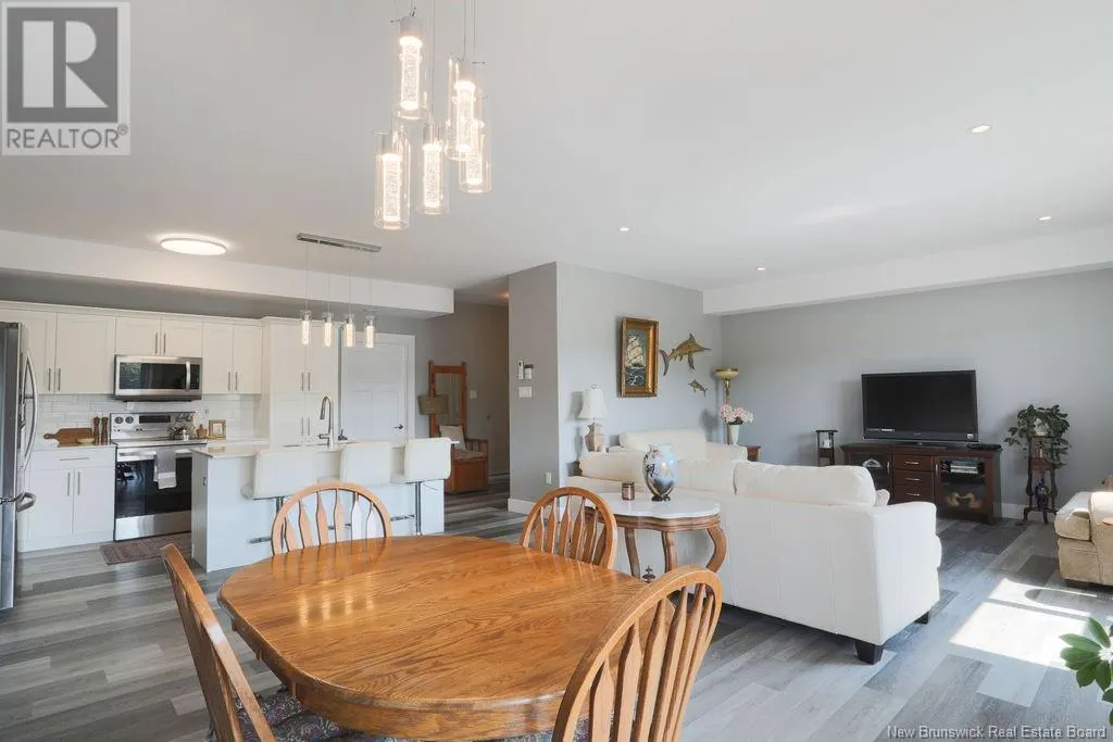 79 Mapleview Unit# 206