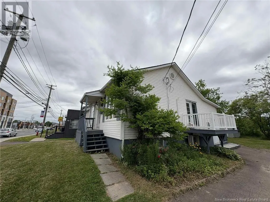 320 Champlain Street