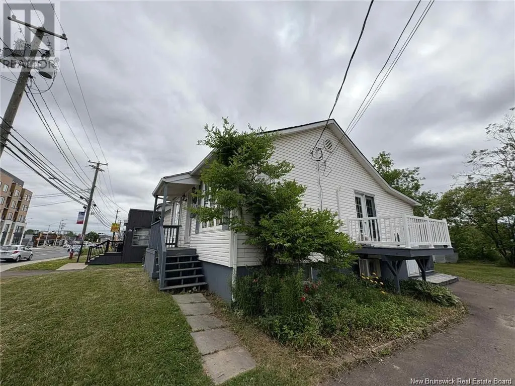 320 Champlain Street