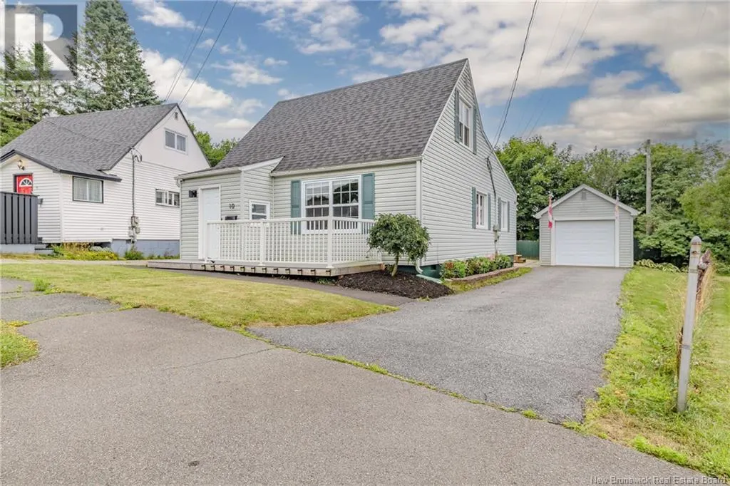 10 Pugsley Avenue