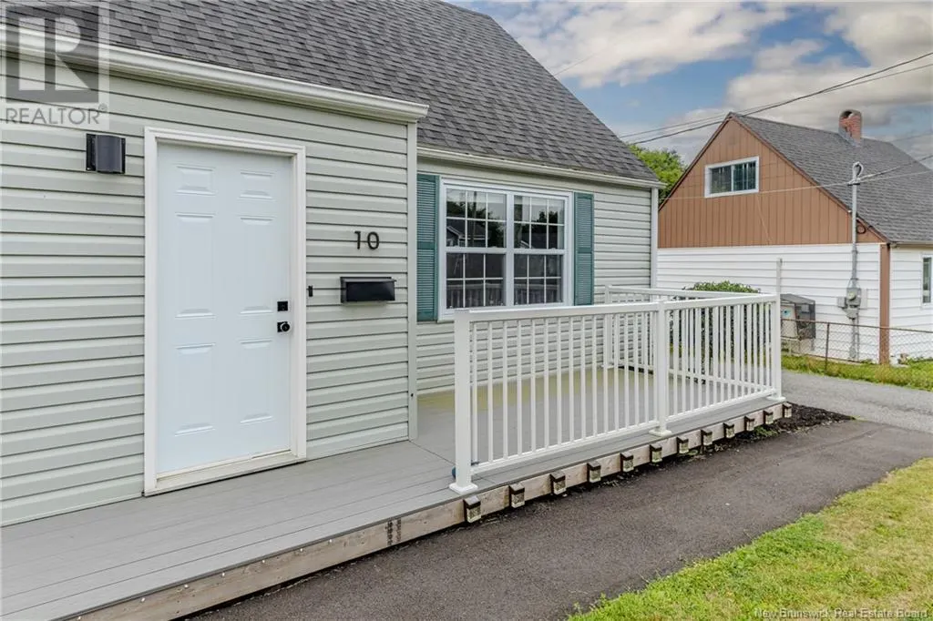 10 Pugsley Avenue
