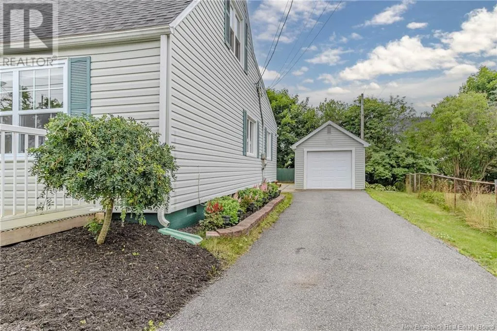 10 Pugsley Avenue