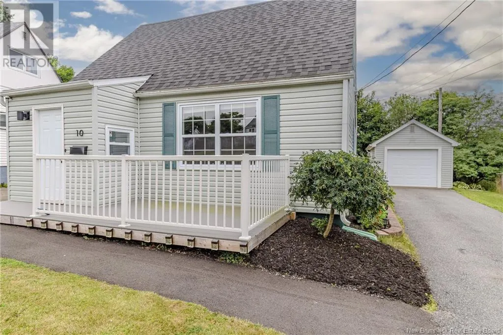 10 Pugsley Avenue