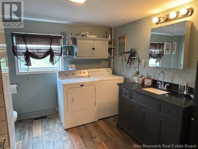 40 Devine Rd W