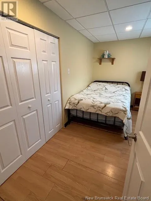 40 Devine Rd W