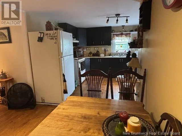 40 Devine Rd W