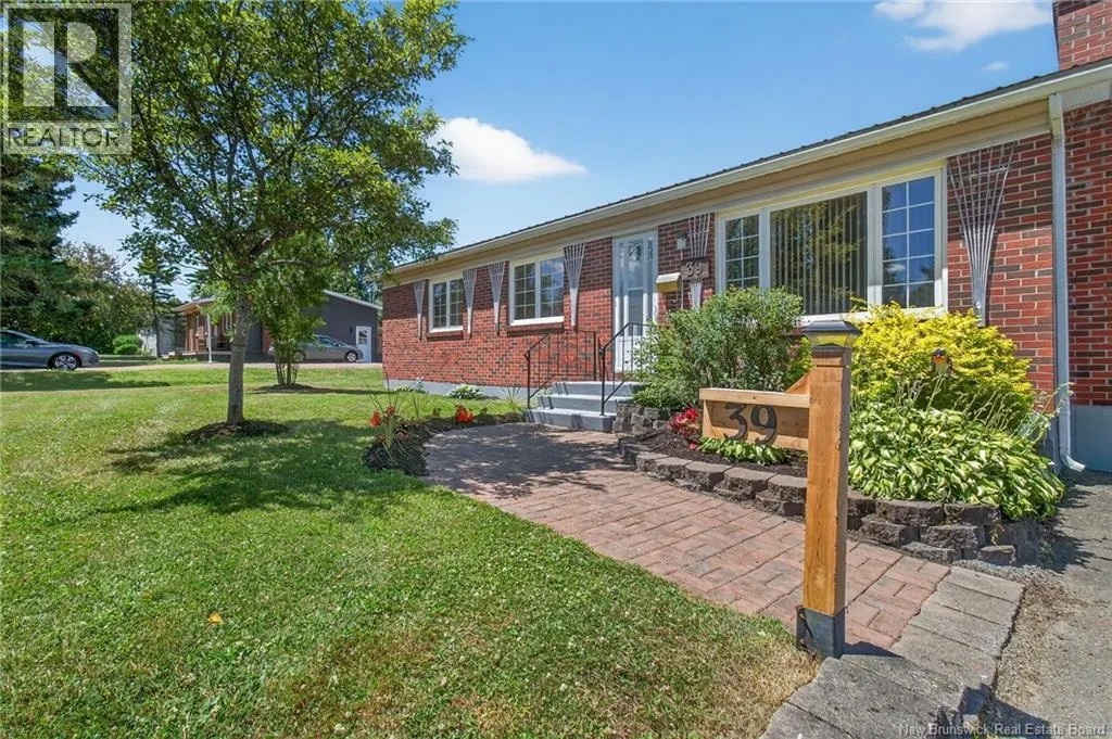 39 Laurelle Avenue