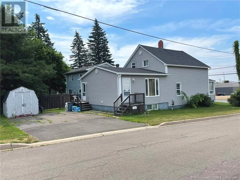633 Acadie Avenue