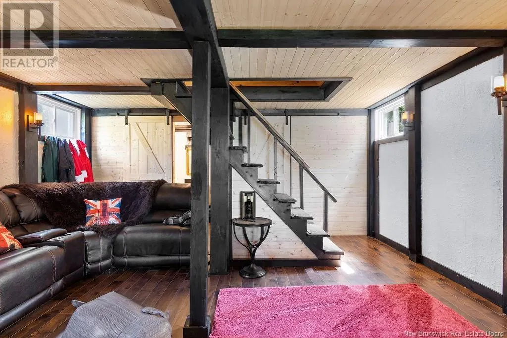 56 Lakeview Lane
