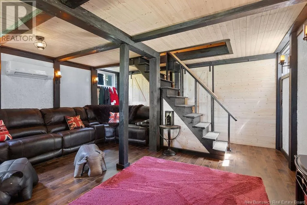56 Lakeview Lane