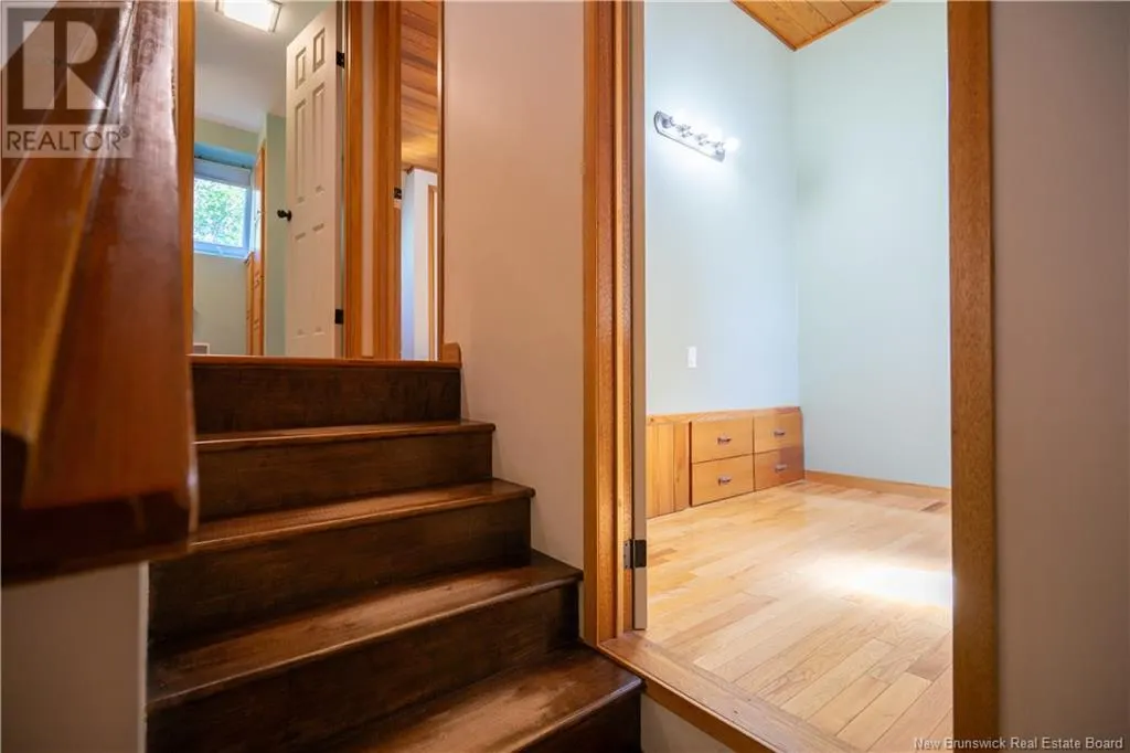 92 Edgewater Lane