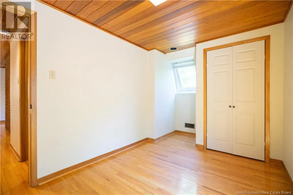 92 Edgewater Lane