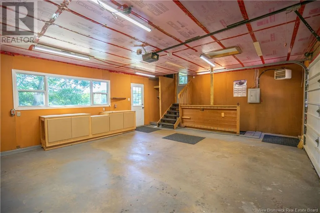 92 Edgewater Lane