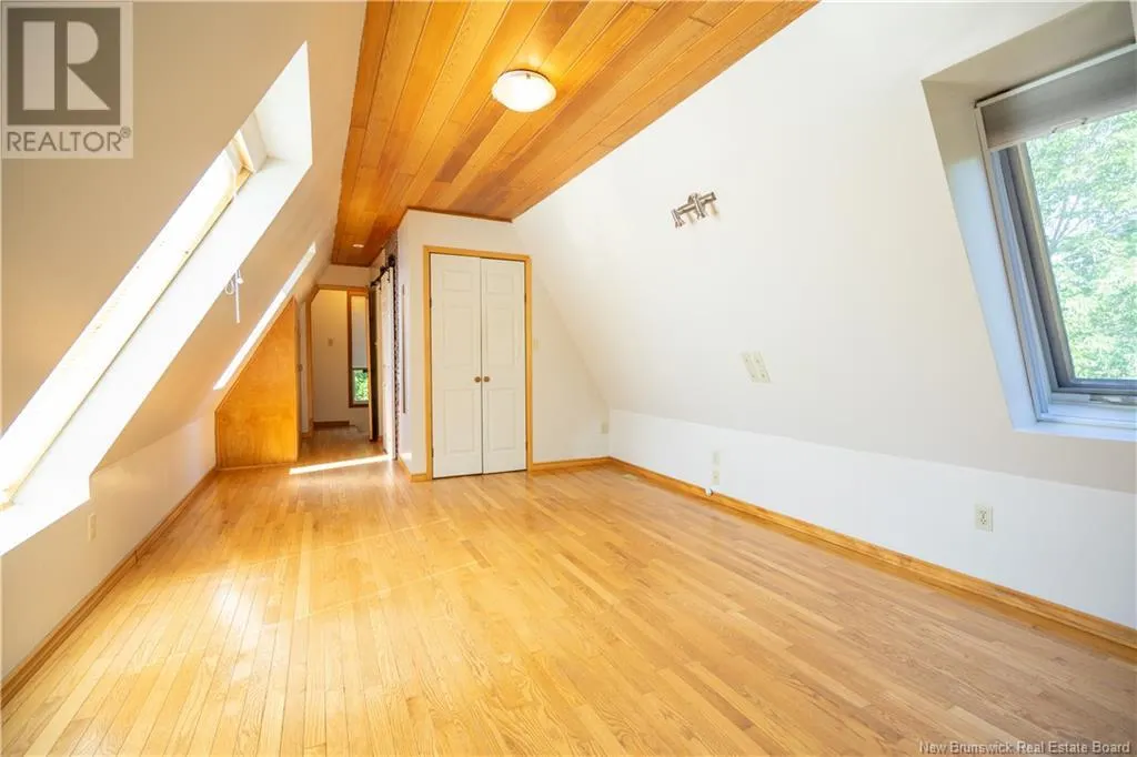 92 Edgewater Lane