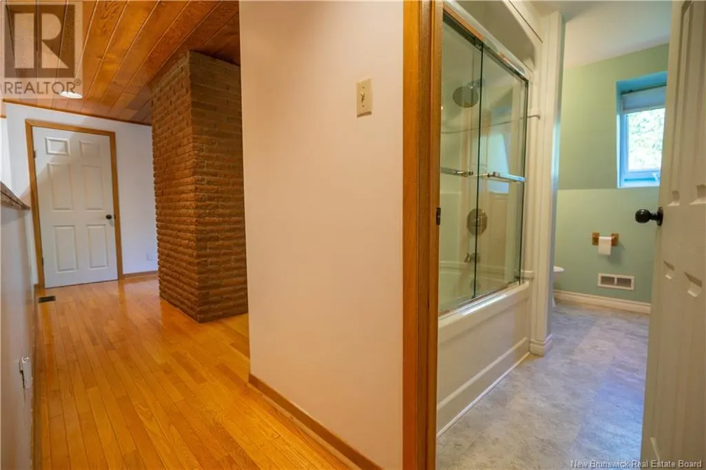92 Edgewater Lane