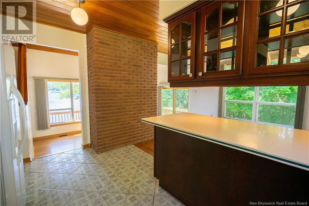 92 Edgewater Lane