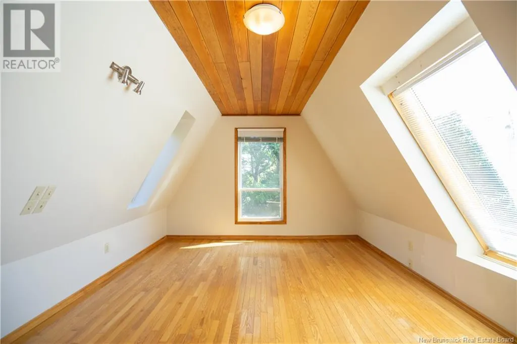 92 Edgewater Lane