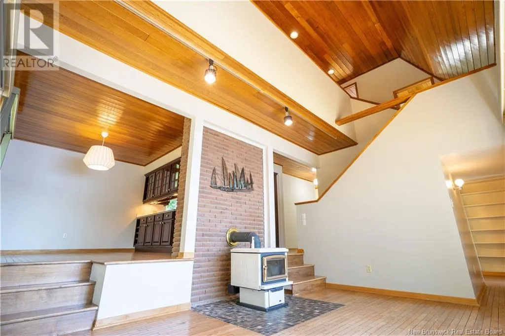 92 Edgewater Lane