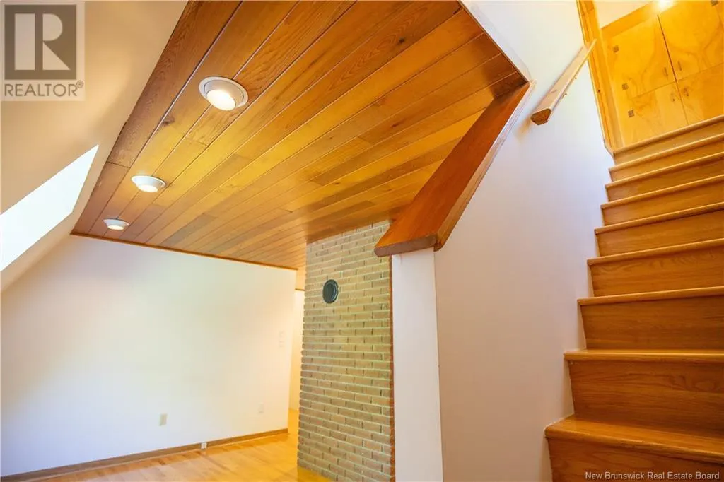 92 Edgewater Lane