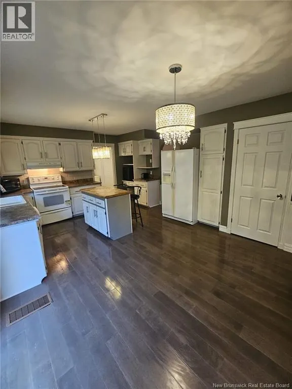 11 Cove Crescent