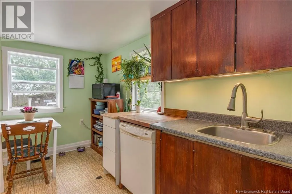 605-607 Harding W Street