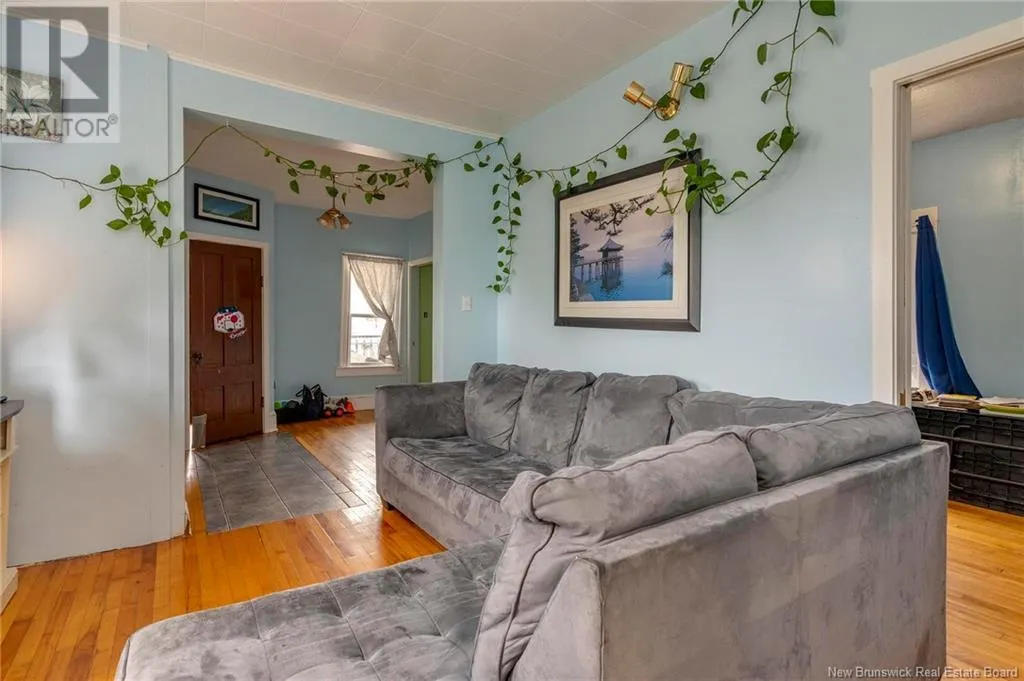 605-607 Harding W Street