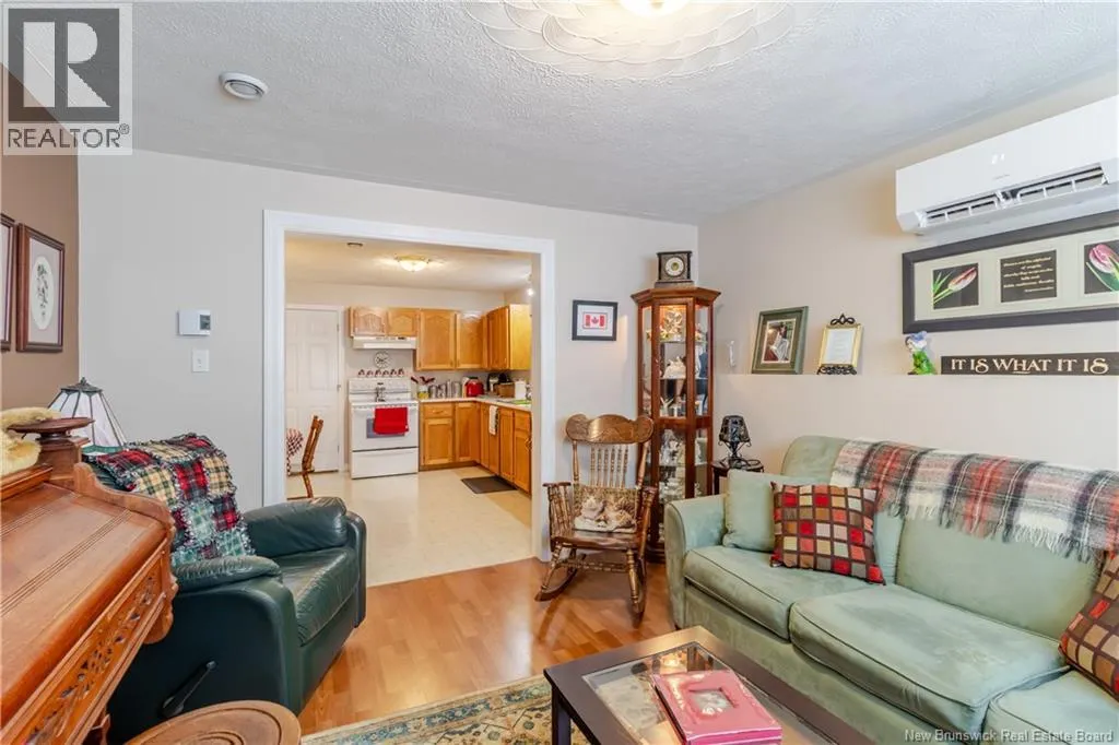 4 Dewitt Acres