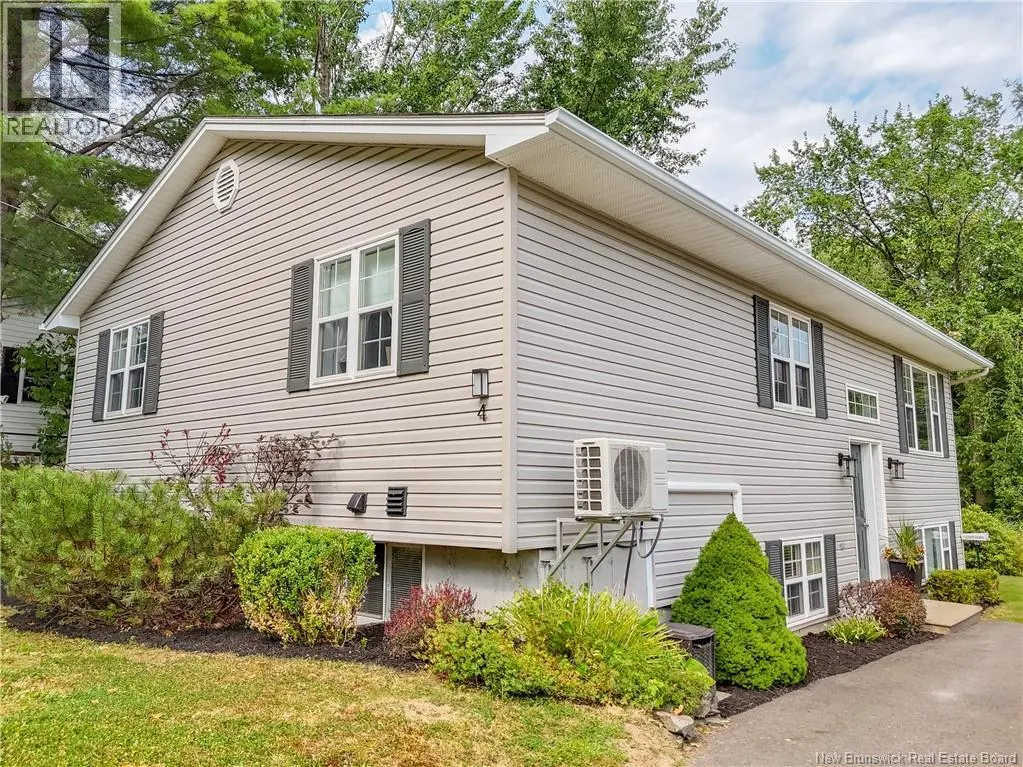 4 Dewitt Acres