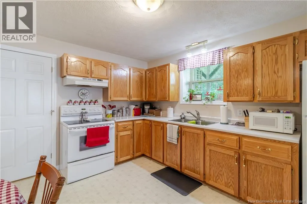 4 Dewitt Acres