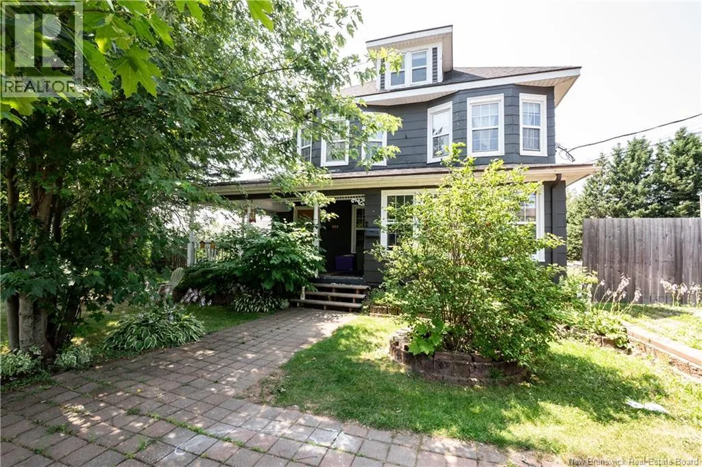 929-931 Amirault Street