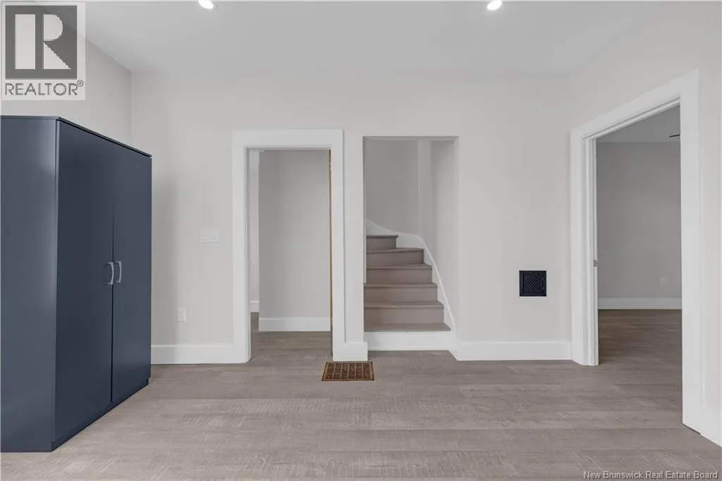 60-62 Queensway Way