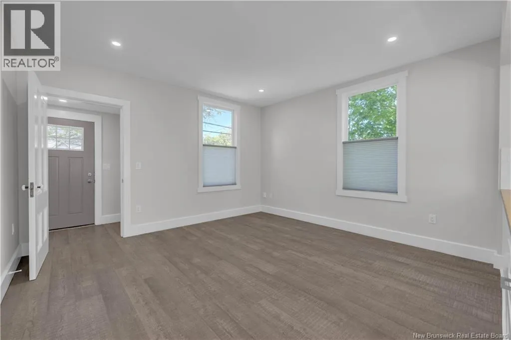 60-62 Queensway Way