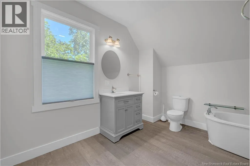 60-62 Queensway Way