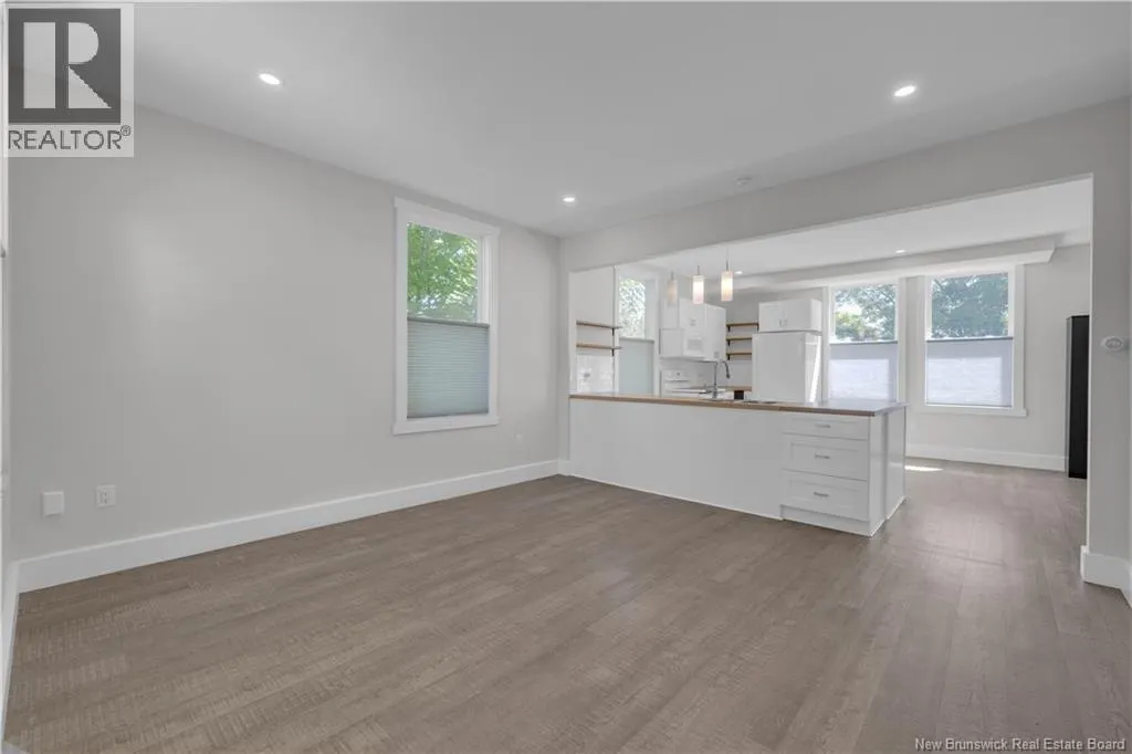 60-62 Queensway Way