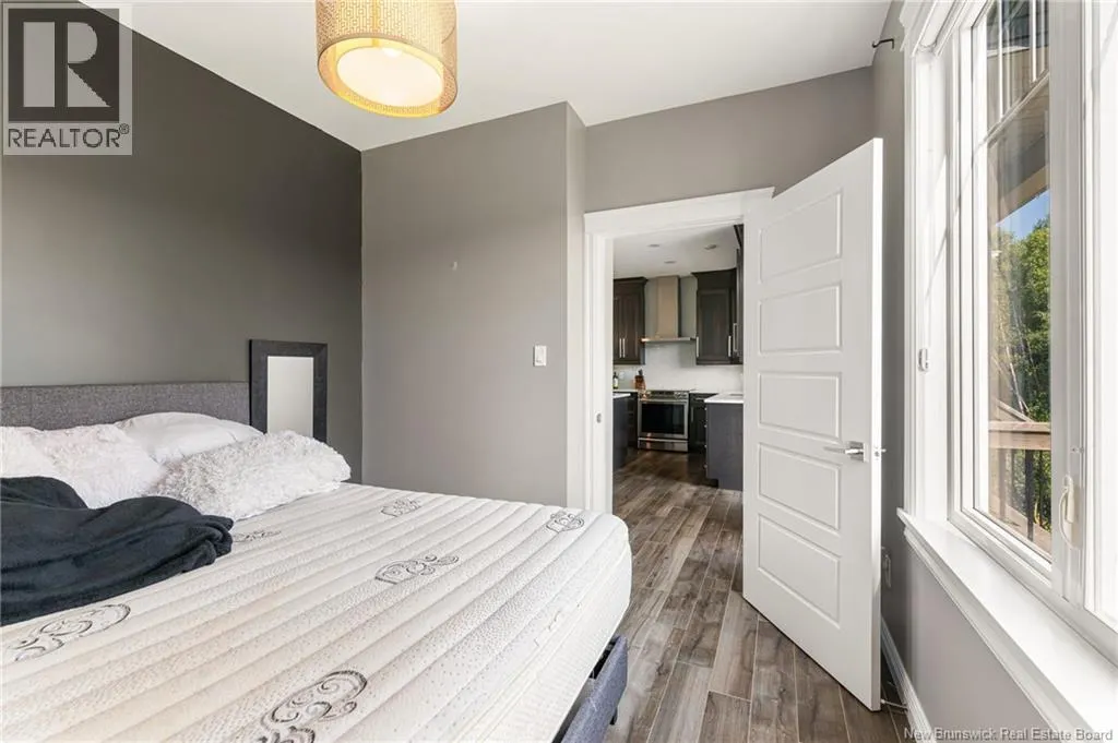 9 Streamside Court