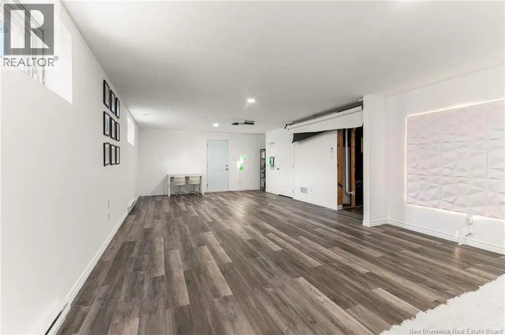 9 Streamside Court