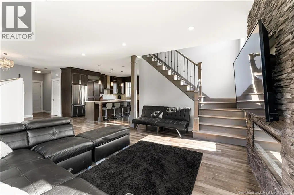 9 Streamside Court