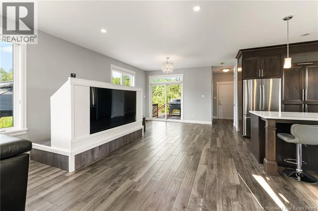 9 Streamside Court