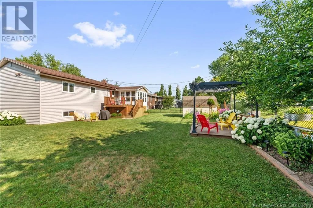 75 Candlewood Drive