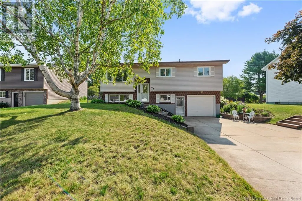 75 Candlewood Drive