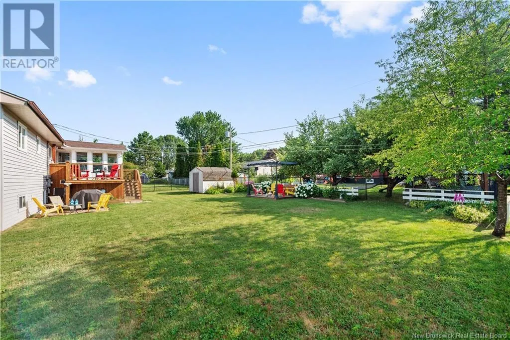 75 Candlewood Drive