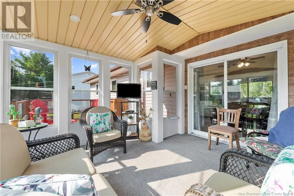 75 Candlewood Drive