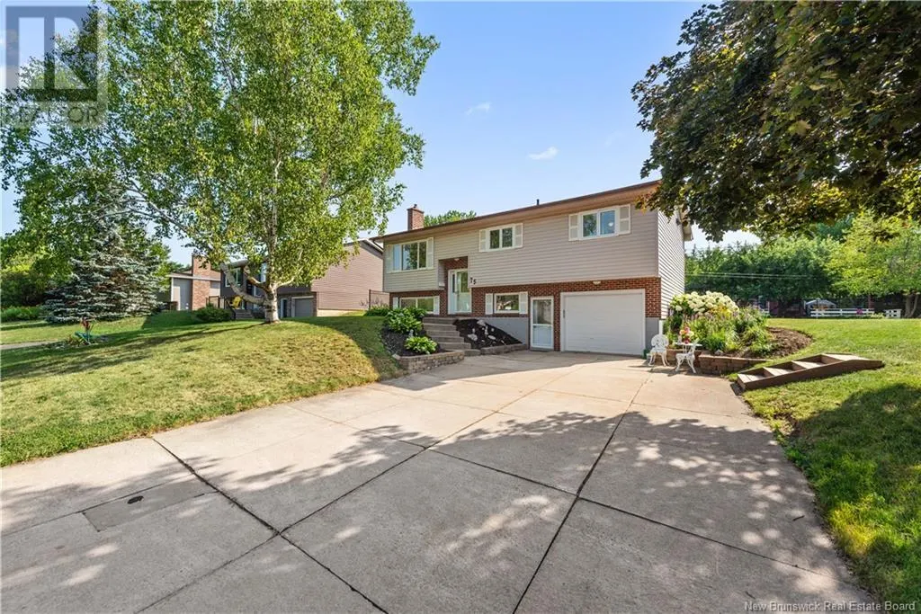 75 Candlewood Drive