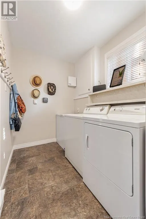 75 Candlewood Drive