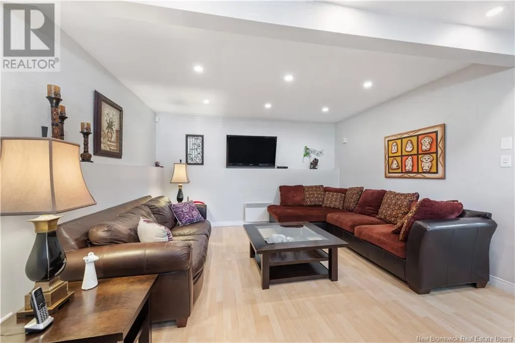 75 Candlewood Drive