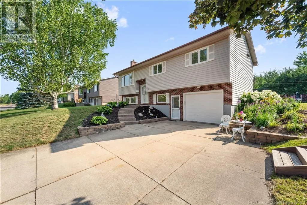75 Candlewood Drive